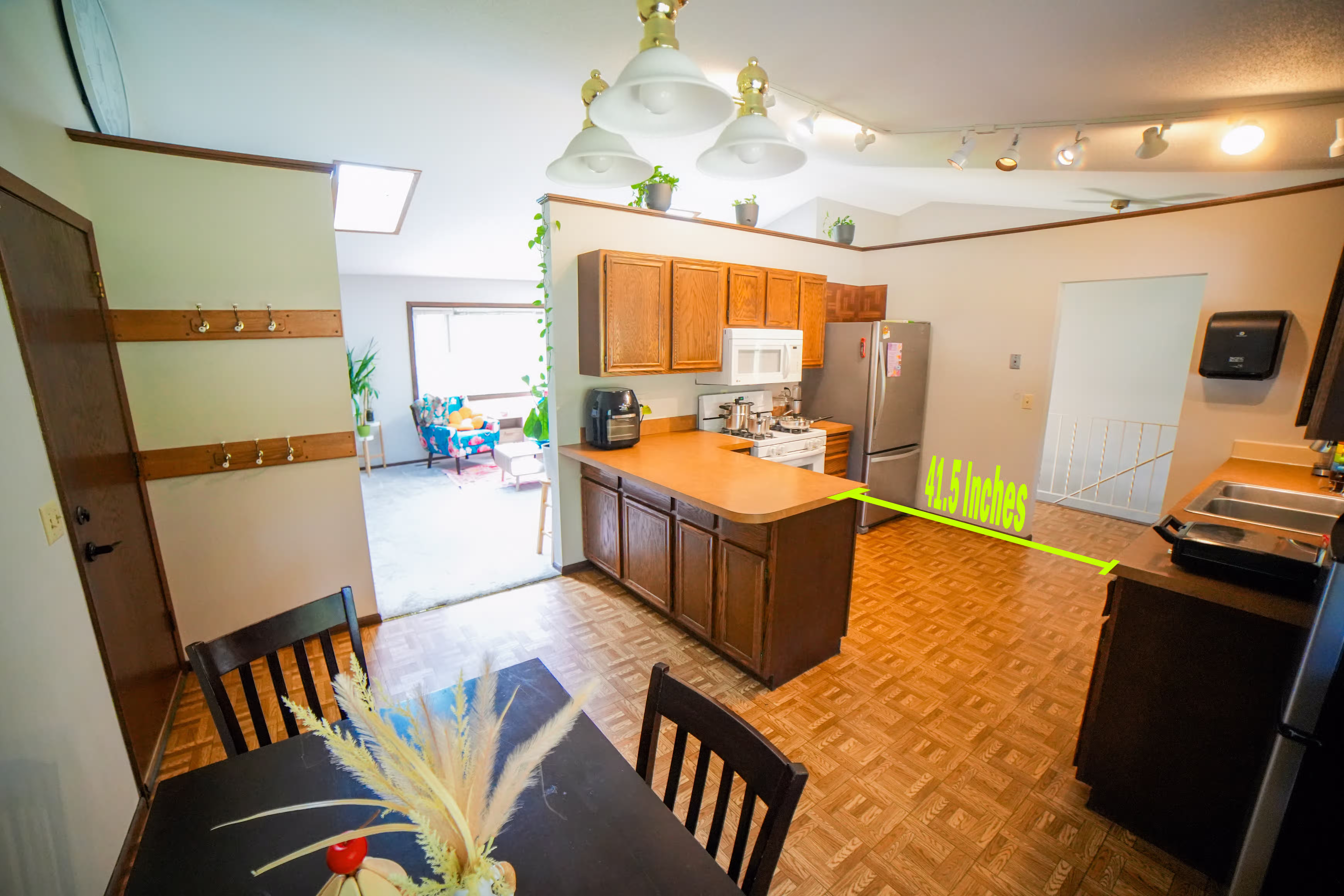 Wide hallways for wheelchair access in bariatric assisted living